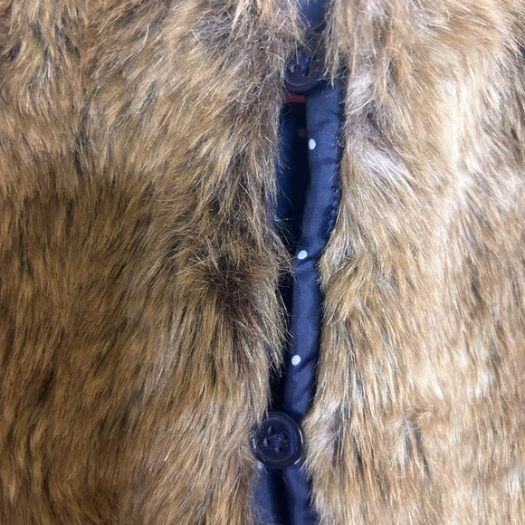 Genuine Kids from Oshkosh B’Gosh Toddler Faux Fur Vest 12 months Brown. NEW - Picture 3 of 4